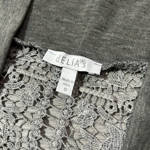 Delia’s Dolman Sleeve Cardigan Lace Cut Out Back Cropped Sweater sz Small - Picture 3 of 8